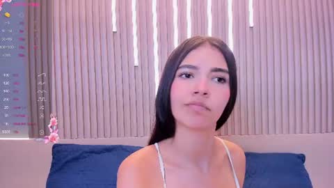 Snapshot of emma_doll7 chatting on 06-20-26, 10:23 E online show from 06-20-26, 10:23
