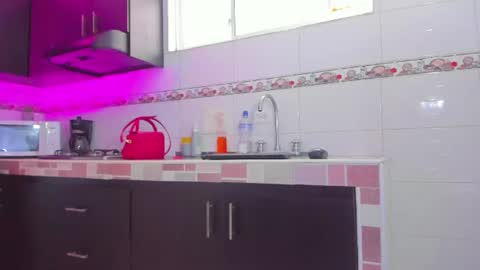 Emma online show from 06-19-26, 07:06