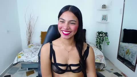 Snapshot of emma_faith chatting on 06-10-26, 03:44 Emma online show from 06-10-26, 03:44