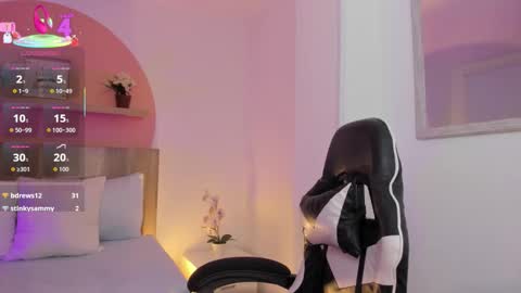 E M M A  online show from 10-20-25, 08:53