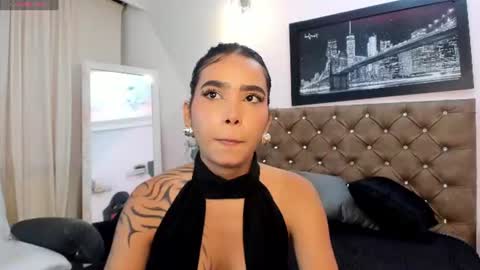 Snapshot of emma_hamilton_ chatting on 07-06-26, 02:03 emma_hamilton_ online show from 07-06-26, 02:03