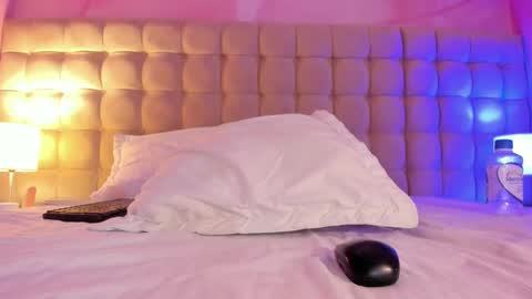 Snapshot of emma_jhoons chatting on 09-30-25, 04:12 emma_jhoons online show from 09-30-25, 04:12