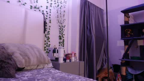 emma_johnson_ online show from 12-14-25, 01:44