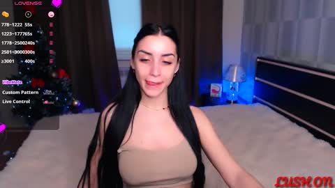 Snapshot of emma_jordan chatting on 01-20-25, 12:49 Emma online show from 01-20-25, 12:49