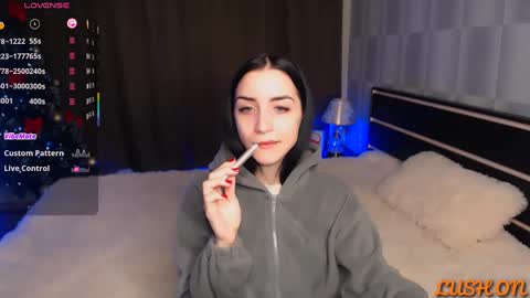 Snapshot of emma_jordan chatting on 01-28-25, 01:16 Emma online show from 01-28-25, 01:16