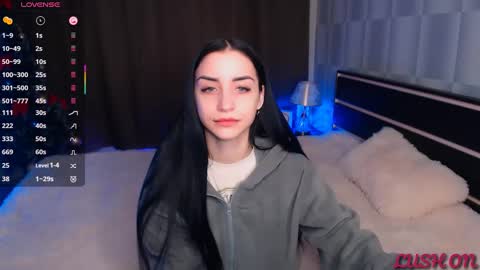 Snapshot of emma_jordan chatting on 01-29-25, 10:05 Emma online show from 01-29-25, 10:05