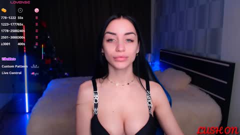 Snapshot of emma_jordan chatting on 02-10-25, 01:33 Emma online show from 02-10-25, 01:33