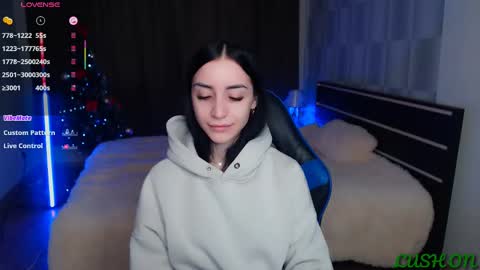 Snapshot of emma_jordan chatting on 02-12-25, 12:12 Emma online show from 02-12-25, 12:12