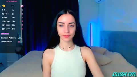 Snapshot of emma_jordan chatting on 03-11-25, 09:02 Emma online show from 03-11-25, 09:02