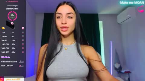 Snapshot of emma_jordan chatting on 09-15-25, 09:20 Emma online show from 09-15-25, 09:20