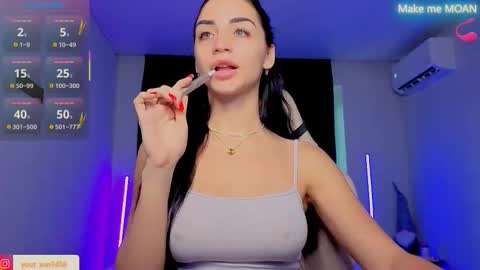 Snapshot of emma_jordan chatting on 10-05-25, 07:28 Emma online show from 10-05-25, 07:28