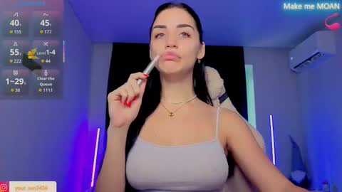 Snapshot of emma_jordan chatting on 10-06-25, 07:28 Emma online show from 10-06-25, 07:28