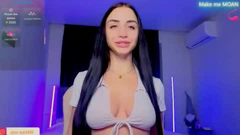 Snapshot of emma_jordan chatting on 10-26-25, 05:08 Emma online show from 10-26-25, 05:08