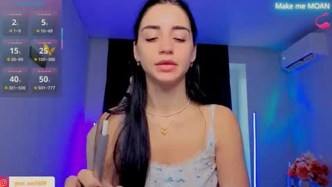 Snapshot of emma_jordan chatting on 11-09-25, 11:19 Emma online show from 11-09-25, 11:19