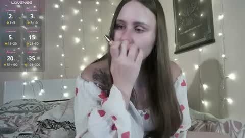 Snapshot of emma_just chatting on 06-19-26, 07:17 emma_just online show from 06-19-26, 07:17