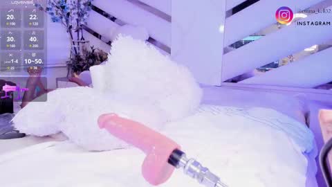 Snapshot of emma_kell chatting on 03-09-25, 04:05 Emma online show from 03-09-25, 04:05