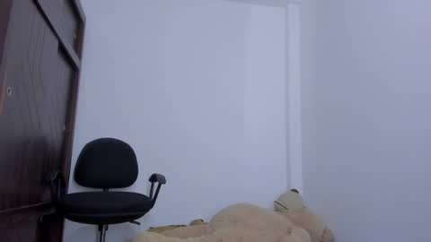 whises lits        online show from 09-25-25, 11:03