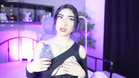 Snapshot of emma_lirys chatting on 10-19-25, 05:08 Emma online show from 10-19-25, 05:08