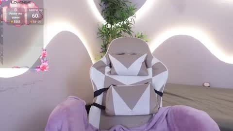 Snapshot of emma_lirys chatting on 11-20-25, 05:51 Emma online show from 11-20-25, 05:51