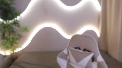 Snapshot of emma_lirys chatting on 11-25-25, 05:07 Emma online show from 11-25-25, 05:07