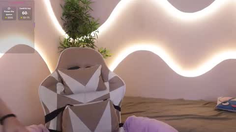 Snapshot of emma_lirys chatting on 12-15-25, 05:12 Emma online show from 12-15-25, 05:12