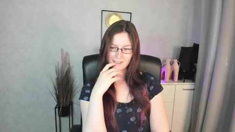 Snapshot of emma_lust94 chatting on 05-12-26, 06:32 emma online show from 05-12-26, 06:32