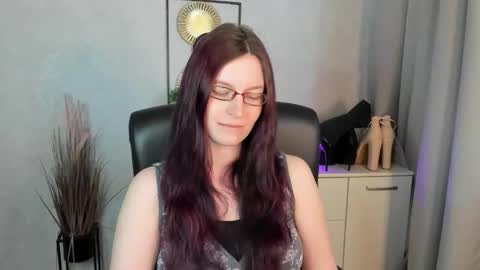 Snapshot of emma_lust94 chatting on 05-27-26, 05:59 emma online show from 05-27-26, 05:59