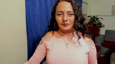 Snapshot of emma_luxy chatting on 09-28-25, 12:16 emma luxy online show from 09-28-25, 12:16