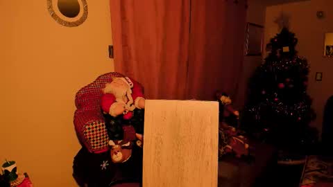 Snapshot of emma_luxy chatting on 12-20-25, 07:59 emma luxy online show from 12-20-25, 07:59