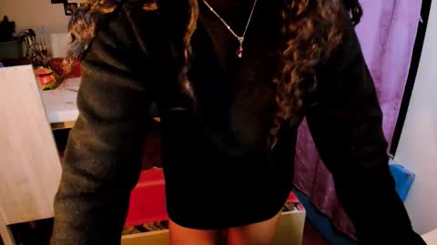 Snapshot of emma_luxy chatting on 02-26-26, 01:37 emma luxy online show from 02-26-26, 01:37