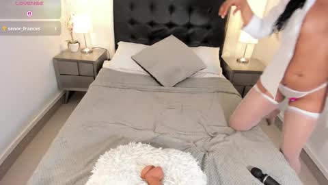 Snapshot of emma_martiin chatting on 12-03-25, 07:12 Im Emma online show from 12-03-25, 07:12