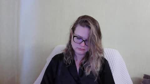 emma_misty_ online show from 11-07-25, 11:43