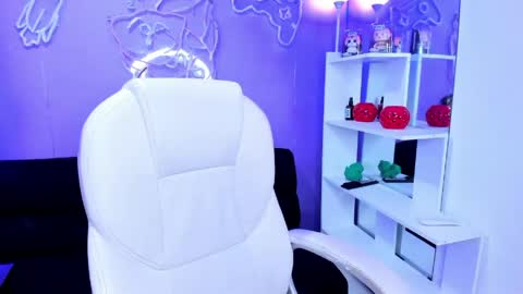 Emma Monserratt online show from 04-20-26, 11:13