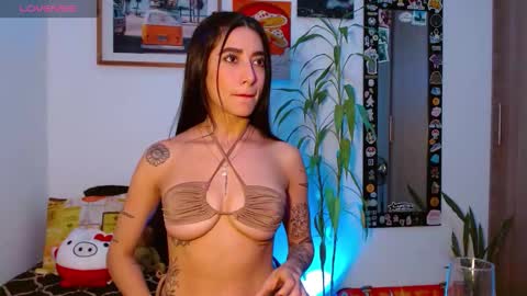 Snapshot of emma_pole_88 chatting on 02-22-25, 02:39 Sara Luna online show from 02-22-25, 02:39