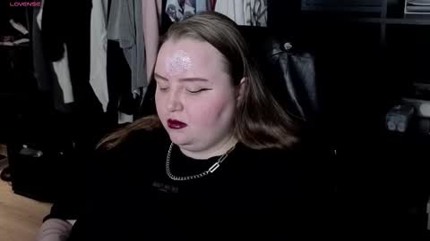 Snapshot of emma_razoom chatting on 11-19-25, 10:54 Emma Razumovskaya online show from 11-19-25, 10:54