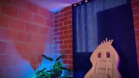 Snapshot of emma_rouse69 chatting on 10-17-25, 02:41 Emma Rouse Independent Model online show from 10-17-25, 02:41