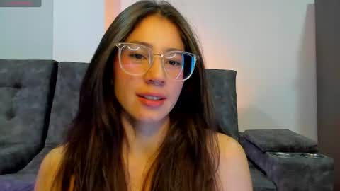 Snapshot of emma_sandovaal chatting on 06-14-26, 04:14 Emma online show from 06-14-26, 04:14