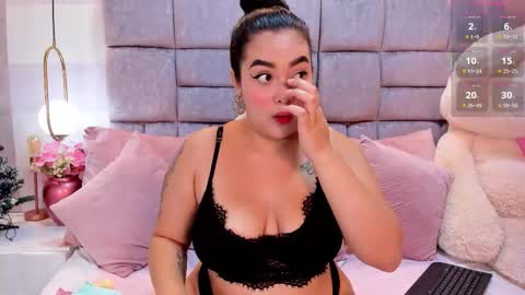 Snapshot of emma_stoonne chatting on 11-26-25, 05:03 Emma online show from 11-26-25, 05:03