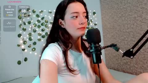 Snapshot of emma_unu chatting on 12-12-24, 06:25 Emma online show from 12-12-24, 06:25