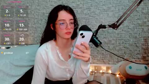 Snapshot of emma_unu chatting on 01-12-25, 06:06 Emma online show from 01-12-25, 06:06