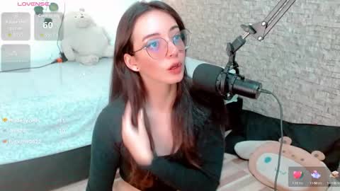 Snapshot of emma_unu chatting on 01-17-25, 07:30 Emma online show from 01-17-25, 07:30