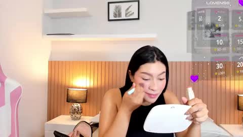 Snapshot of emma_walton_ chatting on 11-23-25, 11:32 online show from 11-23-25, 11:32