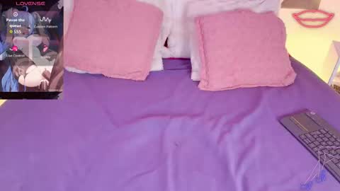 Snapshot of emma_wilder chatting on 11-26-25, 08:54 neko online show from 11-26-25, 08:54