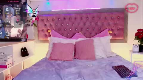 Snapshot of emma_wilder chatting on 12-04-25, 10:07 neko online show from 12-04-25, 10:07