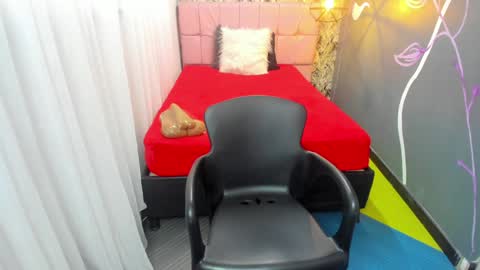 Snapshot of emmaaevans_ chatting on 12-26-24, 02:59 Emma Evans online show from 12-26-24, 02:59