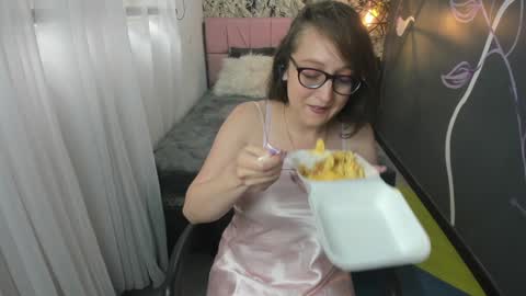 Snapshot of emmaaevans_ chatting on 01-29-25, 02:53 Emma Evans online show from 01-29-25, 02:53