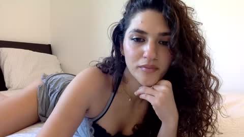 Snapshot of emmababy2322 chatting on 01-09-25, 08:33 Emma online show from 01-09-25, 08:33