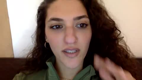 Snapshot of emmababy2322 chatting on 01-20-25, 09:01 Emma online show from 01-20-25, 09:01