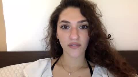 Snapshot of emmababy2322 chatting on 01-29-25, 05:13 Emma online show from 01-29-25, 05:13