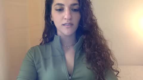 Snapshot of emmababy2322 chatting on 01-31-25, 07:40 Emma online show from 01-31-25, 07:40